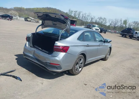 2024 Volkswagen Jetta 1.5T Se from USA, damaged, VIN 3VWEM7BU8RM048873